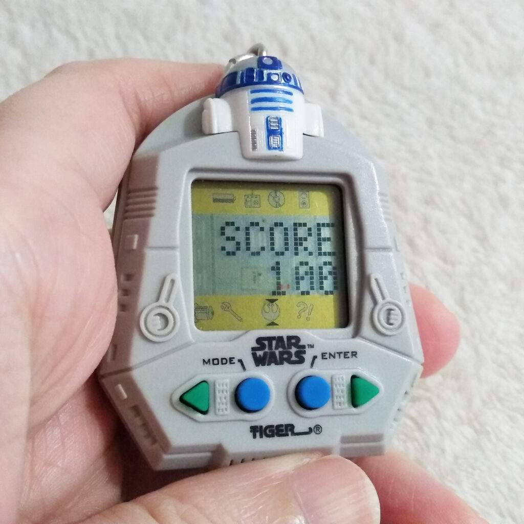 R2-D2 Star Wars Giga Pets Score