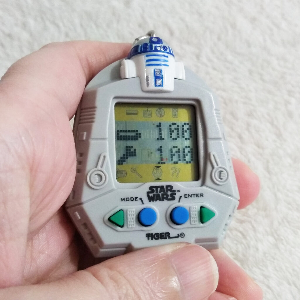 R2-D2 Star Wars Giga Pets Power Level and Repair Status