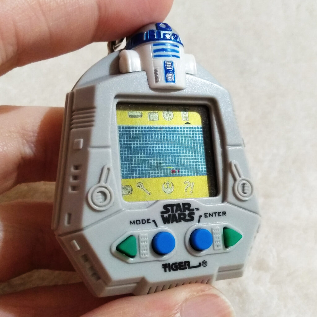 R2-D2 Star Wars Giga Pets Sleep