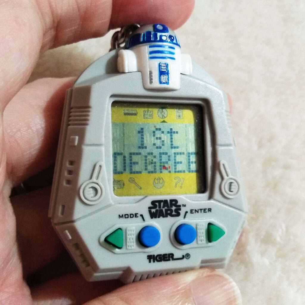 R2-D2 Star Wars Giga Pets Rating - 1st Degree