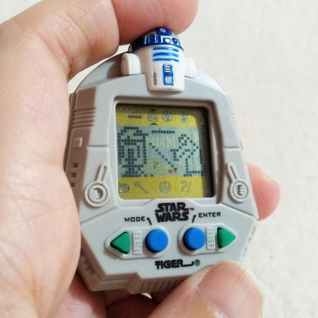 R2-D2 Star Wars Giga Pets Video