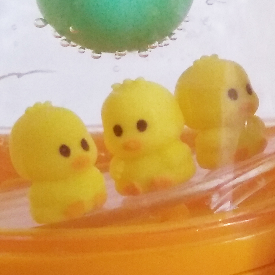 Tomy Water Cuties Cheerful Chick Chickies